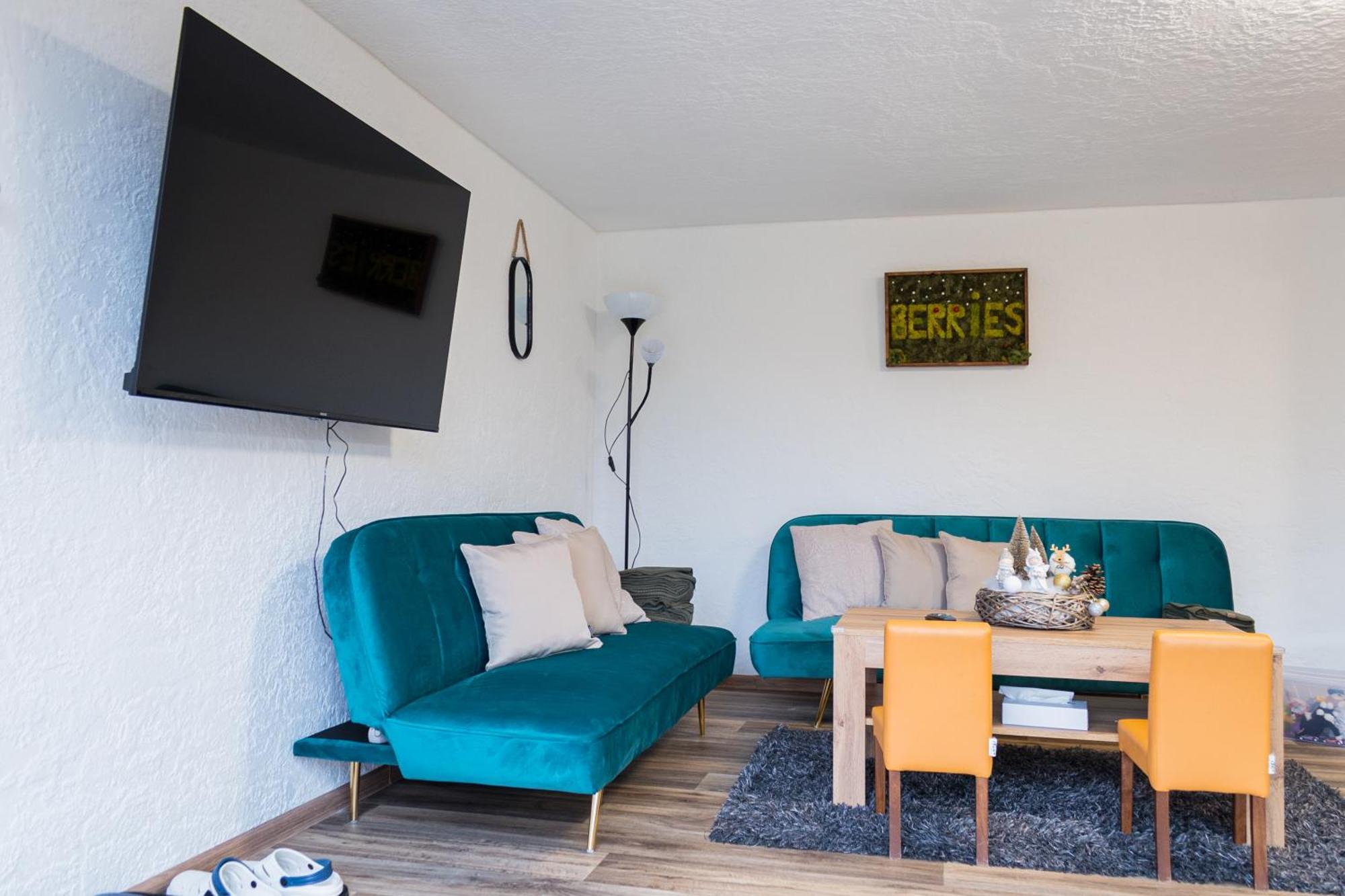Apartmany Berries Valča Extérieur photo