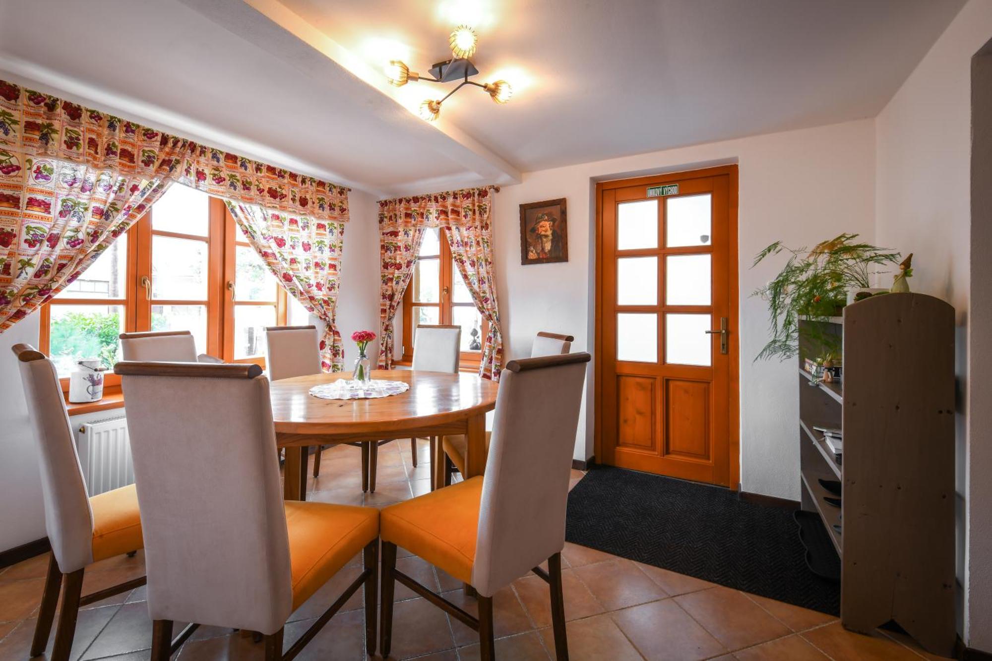 Apartmany Berries Valča Extérieur photo